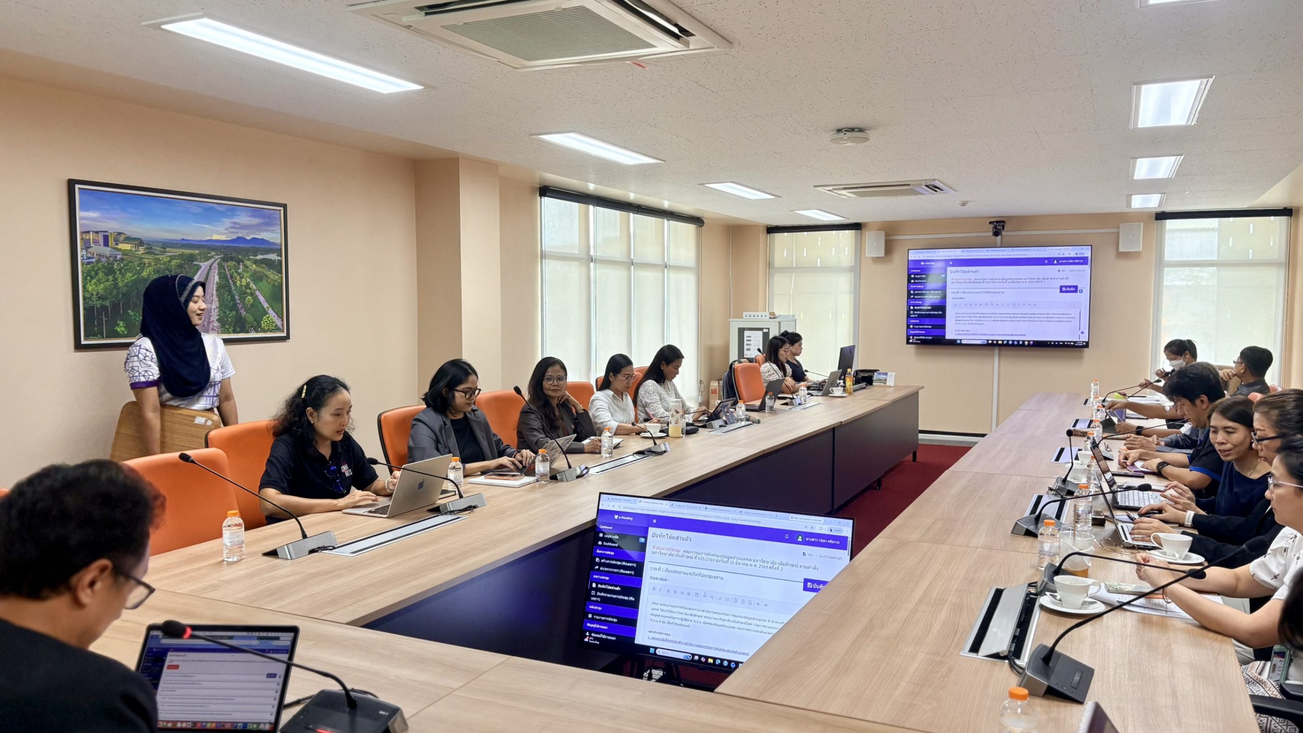 ภาพบรรยากาศการประชุมคณะกรรมการคุ้มครองข้อมูลส่วนบุคคล มหาวิทยาลัยวลัยลักษณ์